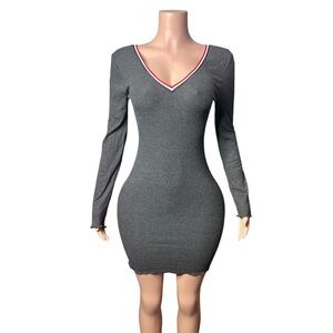 500/Gray Long Sleeve V-Neck Dress